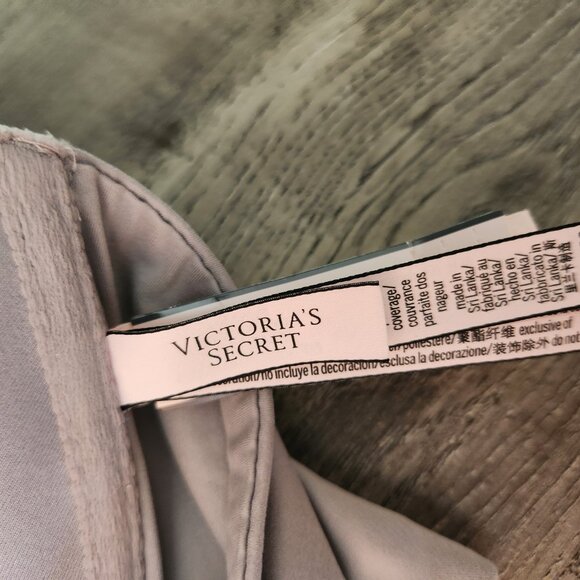 NWT Victoria's Secret Body by Victoria Racerback Perfect Coverage Bra - Size 44D - Picture 11 of 12